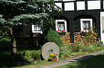 Holz-und-Muehlstein-nah---Kopie---Kopie.jpg 